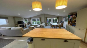 42 Woodland Walk Cosy luxurious lodge sleeps 4